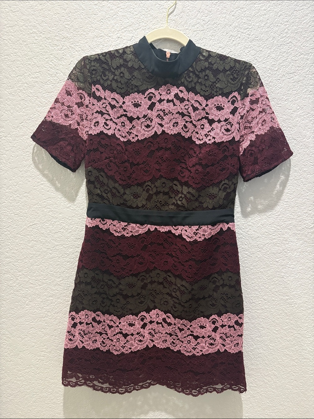 Ted Baker Jaseyy Paneled Lace Cocktail Dress Size 2 US 6 Plum Maroon Pink